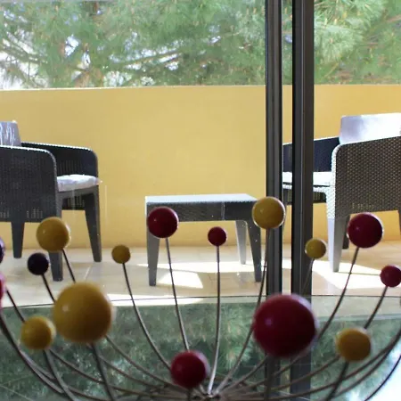 Splendide T3 Renove Avec Piscine, Parking Prive Et A 100m De La Plage - Fr-1-607-68 *