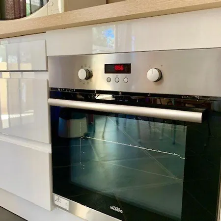 Splendide T3 Renove Avec Piscine, Parking Prive Et A 100m De La Plage - Fr-1-607-68 *