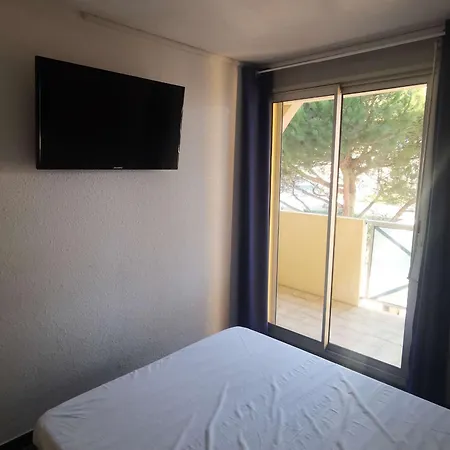 Splendide T3 Renove Avec Piscine, Parking Prive Et A 100m De La Plage - Fr-1-607-68